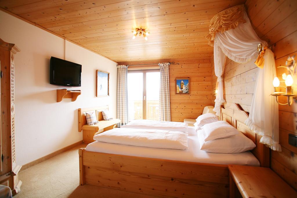 Hotel Rosis Sonnbergstuben Kitzbühel Habitación foto