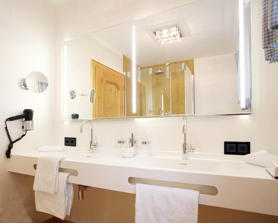 Hotel Rosis Sonnbergstuben Kitzbühel Habitación foto