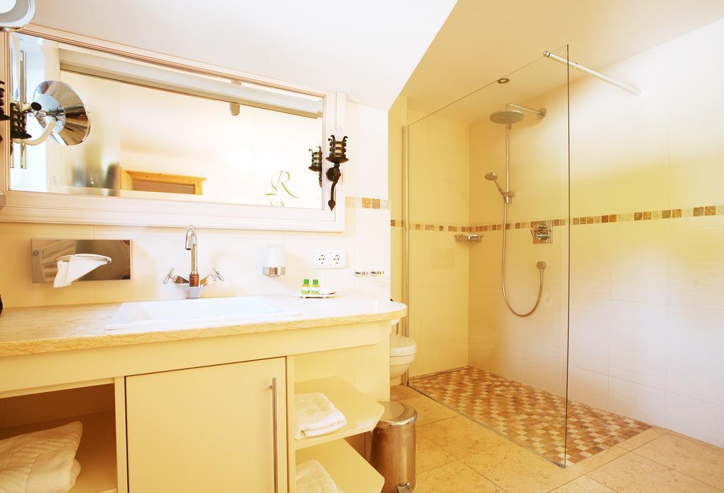 Hotel Rosis Sonnbergstuben Kitzbühel Habitación foto